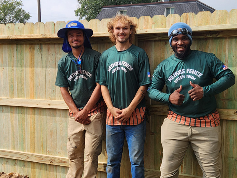 A friendly fence contracting professional